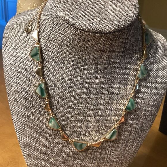 Goldtone Adjustable Green Squared Hearts Necklace - Picture 6 of 7